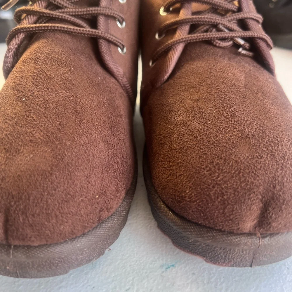 Highland Original  Big  Kid 13/1 Brown Faux‎ Suede Ankle Boots NWT